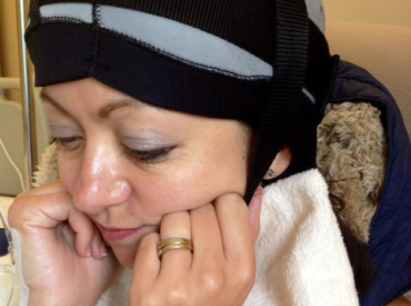 Shelley Cain Uses Head Freezing Cold Cap Therapy to Stop Her Hair Falling Out During Treatment for Breast Cancer